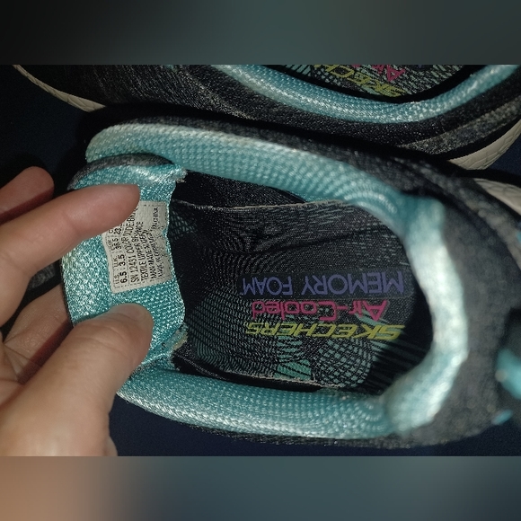 Skechers shoes - Picture 2 of 4